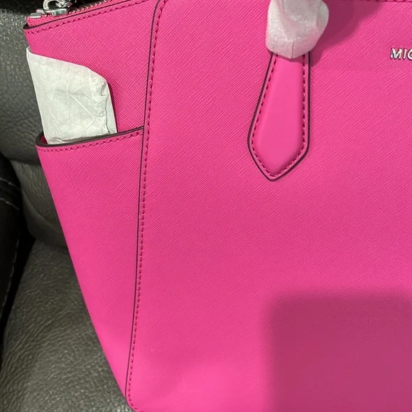 Michael Kors cerise leather Medium tote - Picture 5 of 11